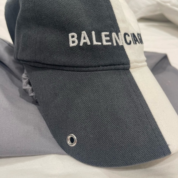 AUTHENTIC BALENCIAGA BALL CAP. BLACK/WHITE. - Picture 4 of 6